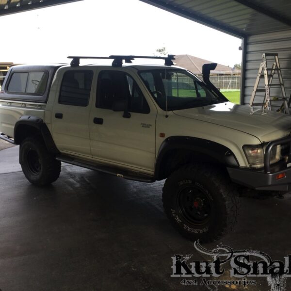 Toyota HiLux 167 Double Cab- Kut Snake tiivalaiendid (95 mm)