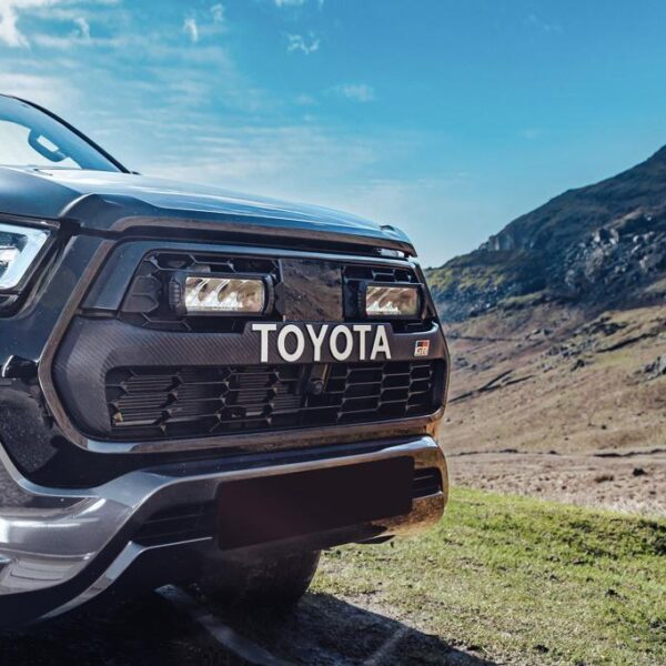 TOYOTA HILUX GR SPORT (2023+) Lazer TRIPLE-R 750 Gen2 ELITE