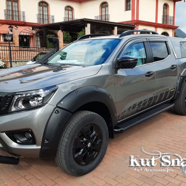 Nissan Navara D23 Standard Ad-Blue - Kut Snake tiivalaiendid (50 mm)