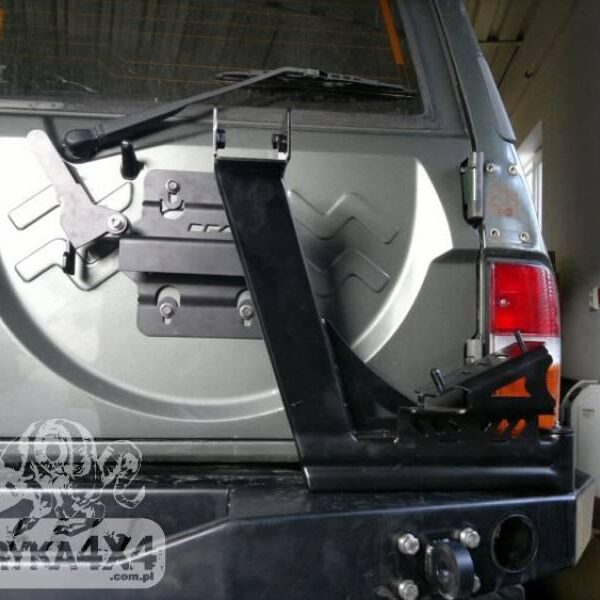 Nissan Patrol Y60 - Fabryka 4x4 metallist rehvi ja HiLift kinnitus
