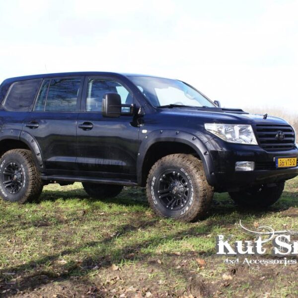 Toyota Land Cruiser 200 - Kut Snake tiivalaiendid (50 mm)