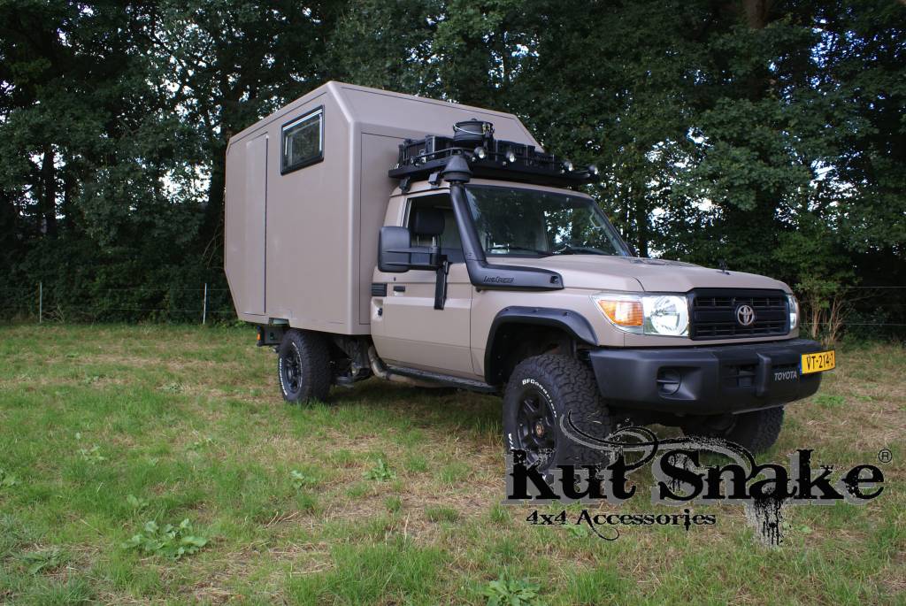 Toyota Land Cruiser 79 esimesed tiivalaiendid - Kut Snake tiivalaiendid (50 mm) - Pilt 2