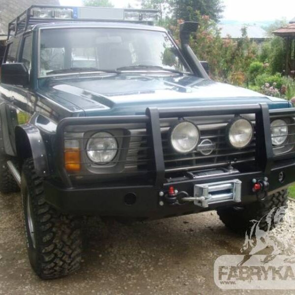 Nissan Patrol Y60 - Fabryka 4x4 metallist esistange toruga