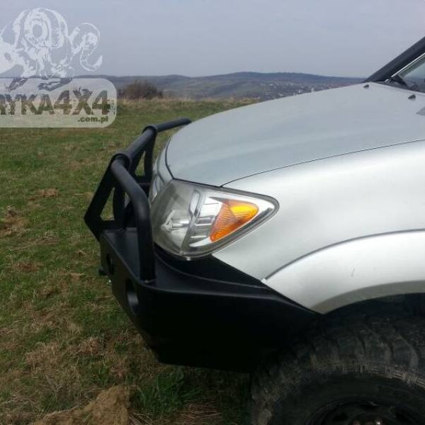 Toyota Hilux 05-08 - Fabryka 4x4 metallist esistange toruga
